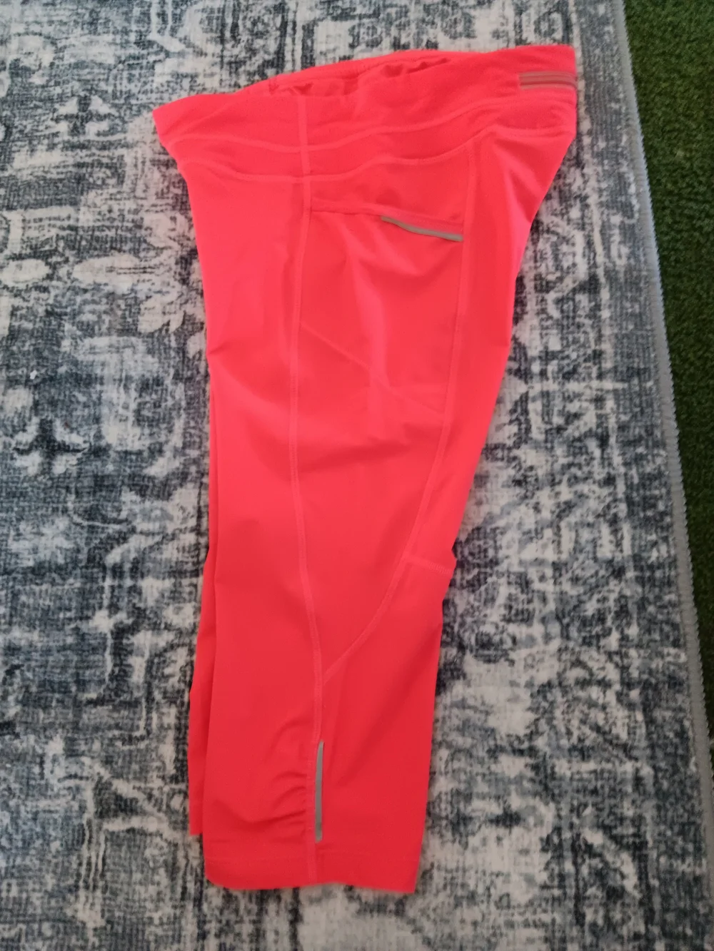 Womens Athleta Capris Size Small.